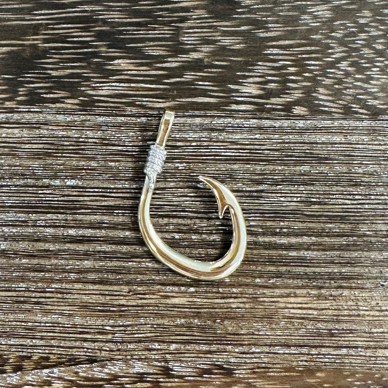 14k gold fish hook 20mm Fishermans Barbed and Knot Fishing Charm Necklace 17 Inches in Yellow this timeless design features a beautifully detailed fish hook with subtle engraved accents 14K Yellow Gold High Polish
